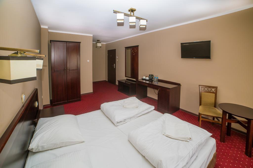 Hotel Grant Leszno (Greater Poland) Exterior foto