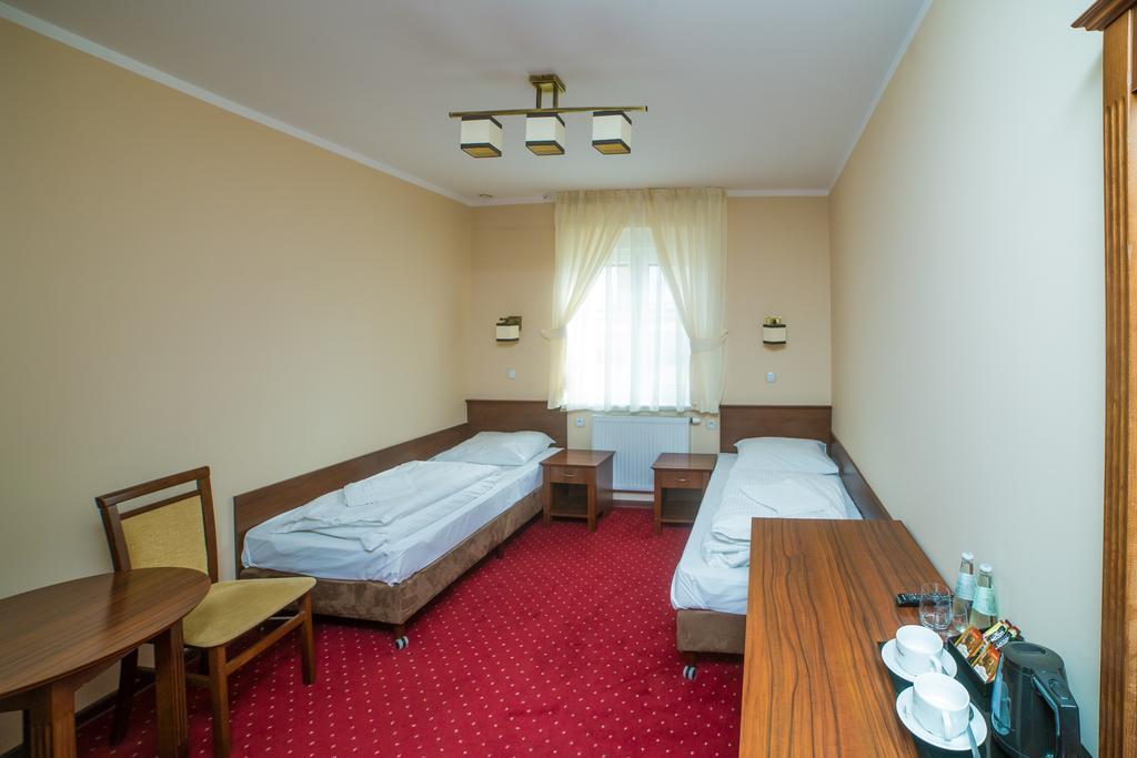 Hotel Grant Leszno (Greater Poland) Exterior foto